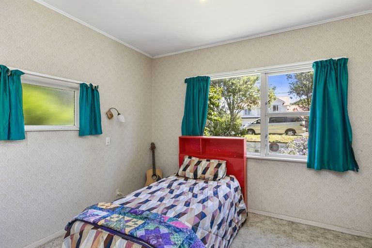 Photo of property in 24 Chamberlain Road, Karori, Wellington, 6012