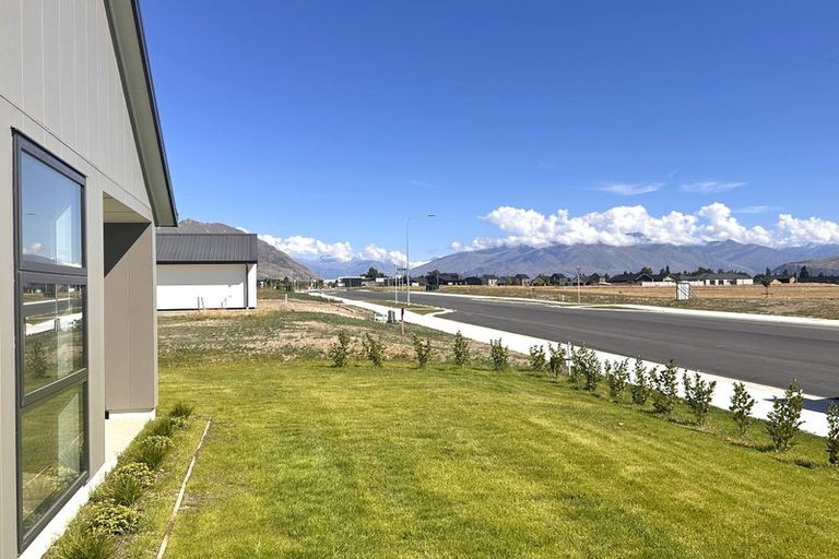 Photo of property in 46 Deans Drive, Wanaka, 9382