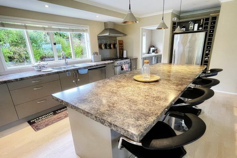 Photo of property in 15 Matheson Road, Red Beach, 0932