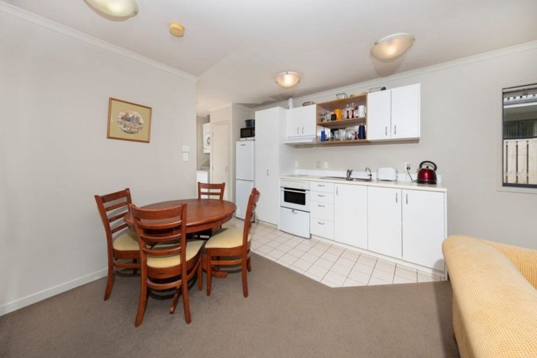Photo of property in 24/8 Carolina Place, Albany, Auckland, 0632