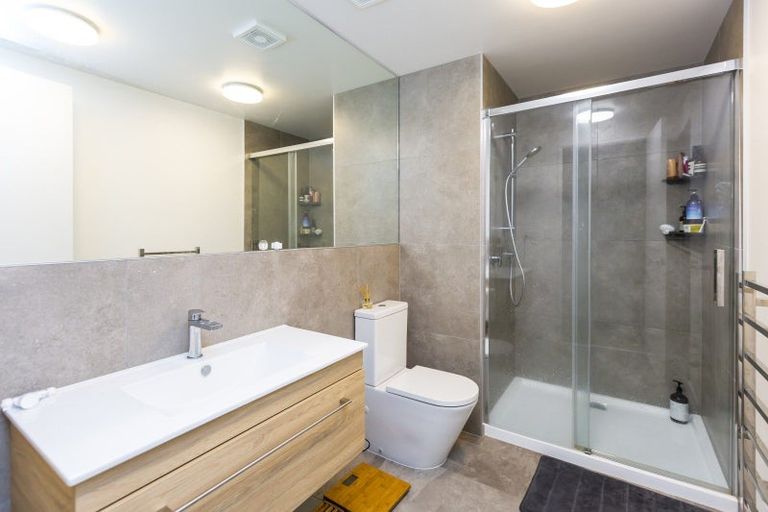 Photo of property in 69u3 Tiketike Way, Brooklyn, Wellington, 6021