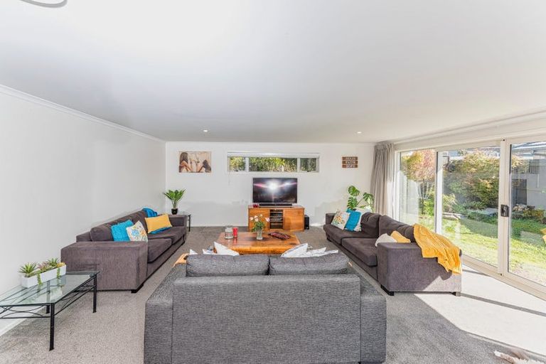 Photo of property in 13 Papa Orchard Drive, Kumeu, 0810