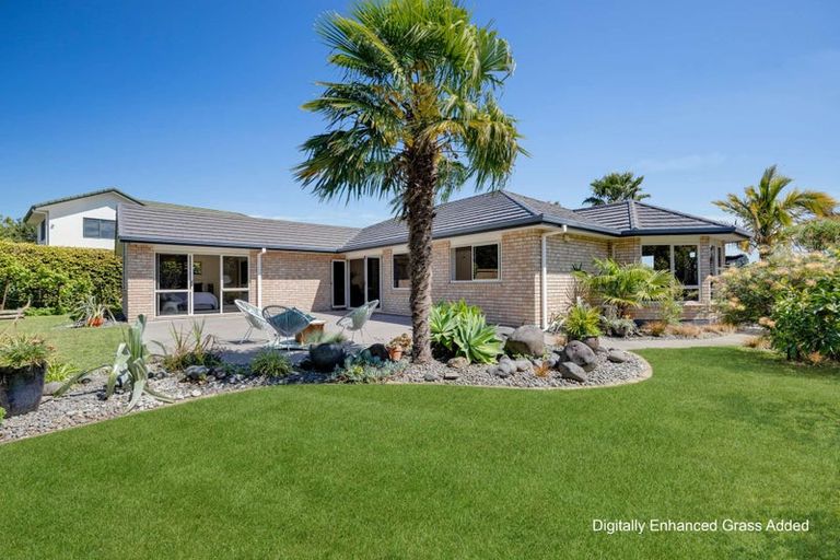 Photo of property in 52 Lysaght Place, Welcome Bay, Tauranga, 3112