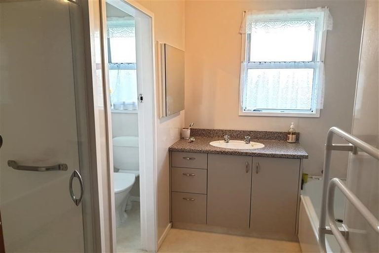 Photo of property in 27 Kennedy Avenue, Feilding, 4702