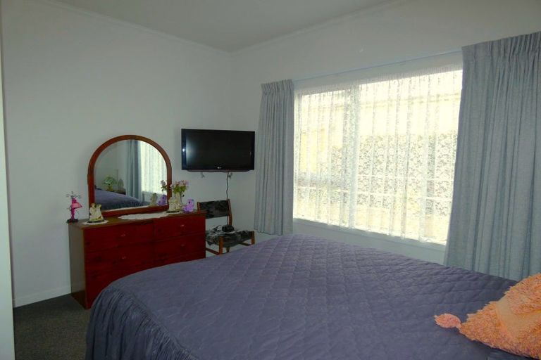 Photo of property in 22 Roebuck Street, Westport, 7825