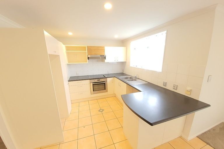 Photo of property in 17 Scotts Field Drive, Takanini, 2112