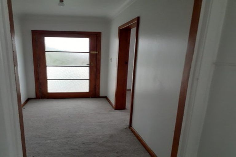 Photo of property in 15 Mako Mako Road, Levin, 5510