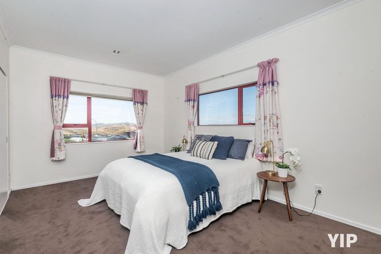 Photo of property in 1 Comber Place, Johnsonville, Wellington, 6037