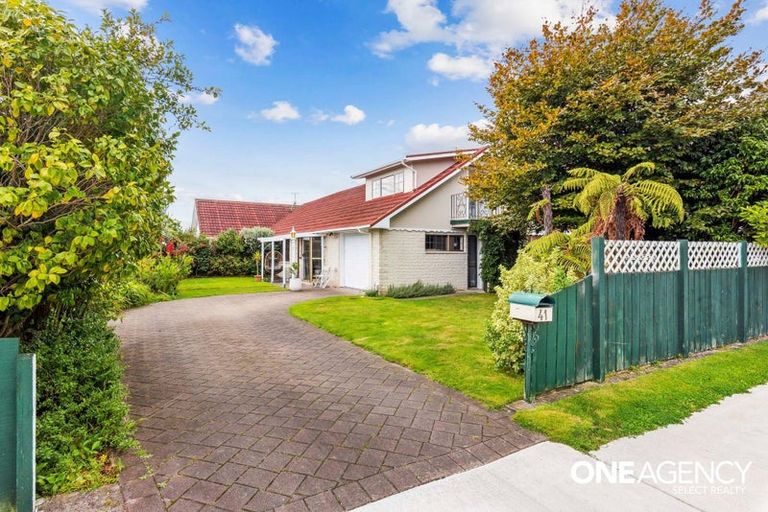 Photo of property in 41 Belvedere Avenue, Waikanae, 5036
