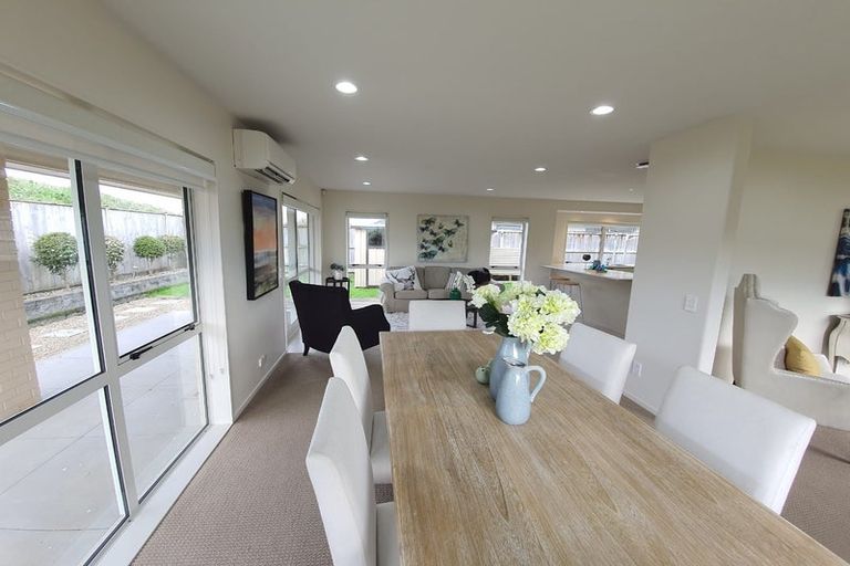 Photo of property in 99 Bayvista Drive, Karaka, Papakura, 2113