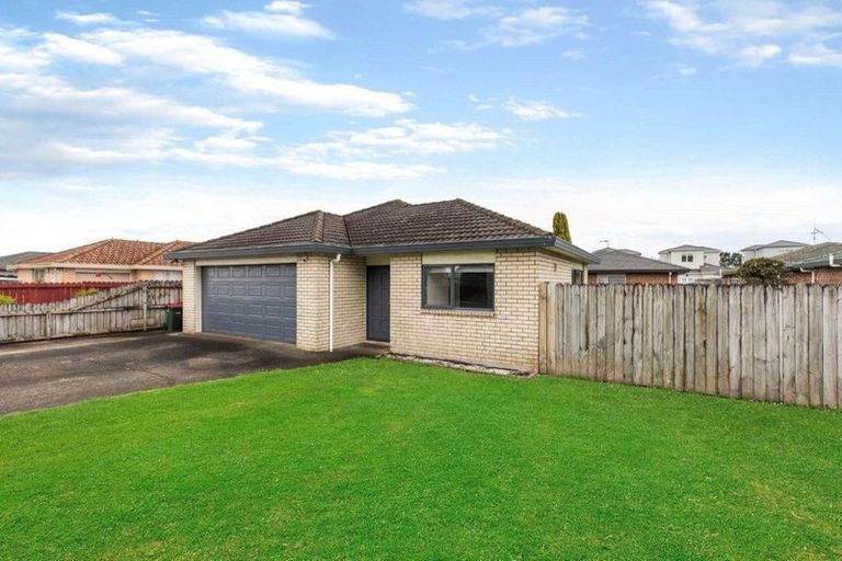 Photo of property in 100a Manuroa Road, Takanini, 2112