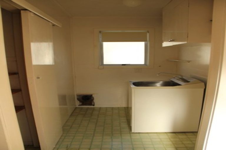 Photo of property in 127 Parkvale Road, Karori, Wellington, 6012