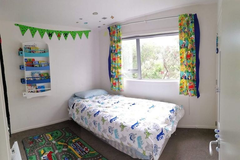 Photo of property in 4a Versailles Street, Karori, Wellington, 6012