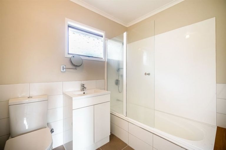 Photo of property in 2/40 Blakeborough Drive, Forrest Hill, Auckland, 0620