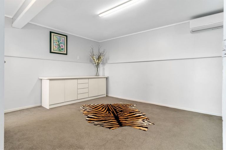 Photo of property in 29 Elizabeth Drive, West Harbour, Auckland, 0618