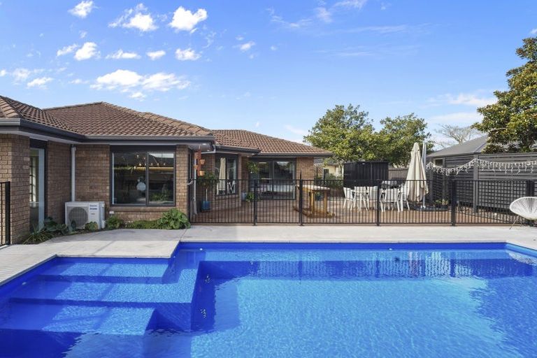 Photo of property in 28 Madison Street, Cambridge, 3434