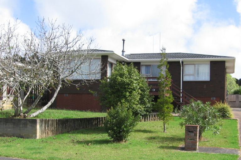 Photo of property in 12 Pipitea Place, Massey, Auckland, 0614