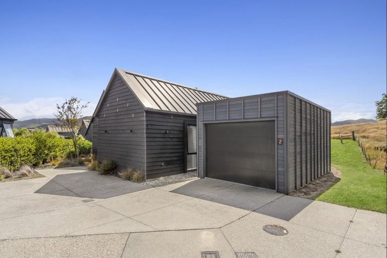 Photo of property in 2 Kotuku Lane, Jacks Point, Queenstown, 9371