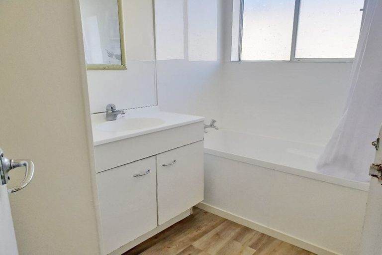 Photo of property in 8/84 Kenderdine Road, Papatoetoe, Auckland, 2025