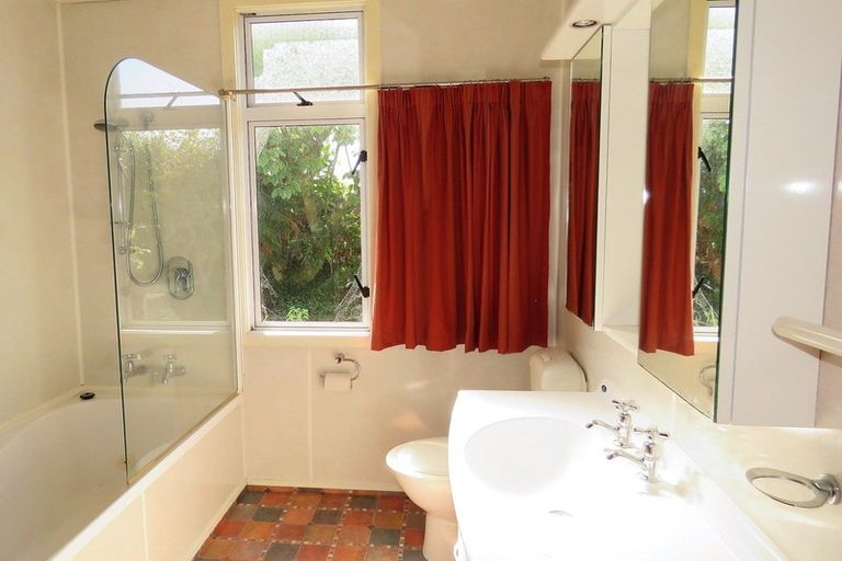 Photo of property in 116 Brougham Street, Westport, 7825