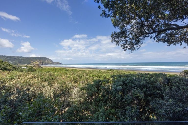 Photo of property in 107 North Piha Road, Piha, 0772