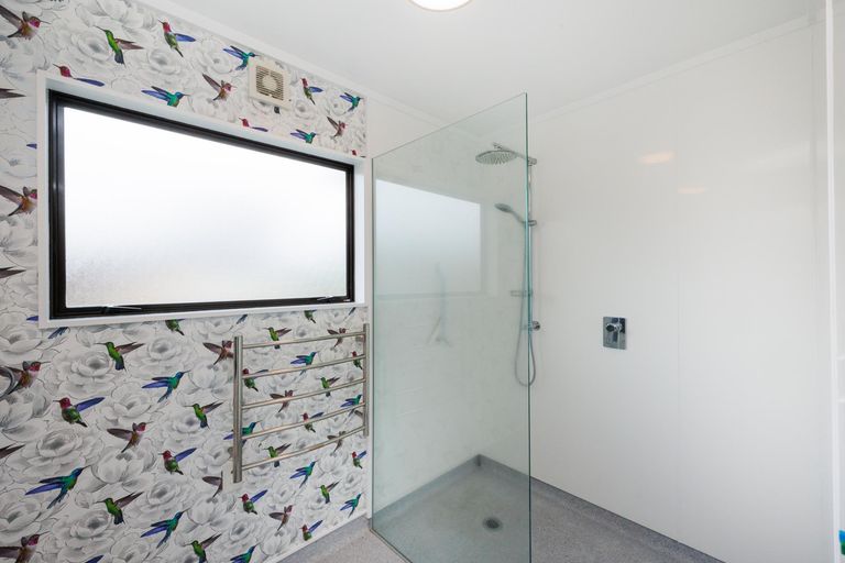 Photo of property in 26 Peppertree Glade, Kelvin Grove, Palmerston North, 4414