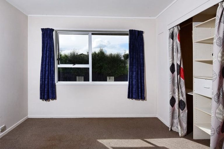 Photo of property in 106 Colwill Road, Massey, Auckland, 0614