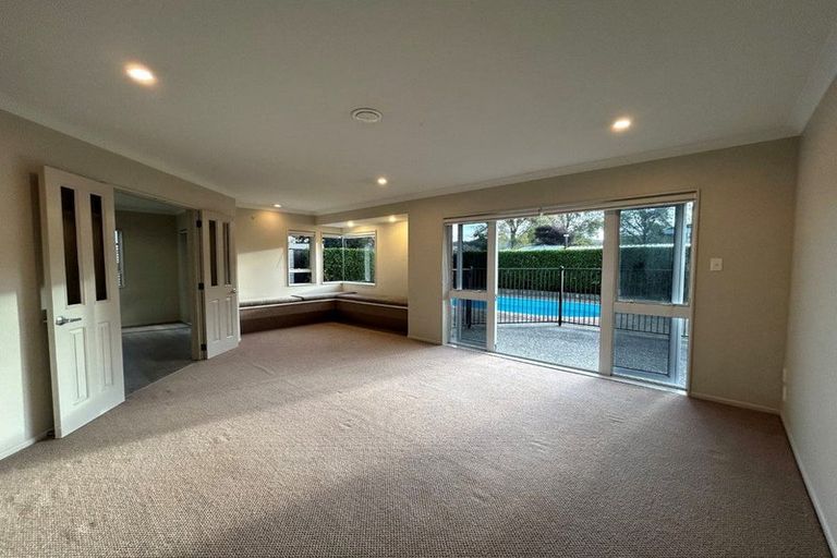 Photo of property in 17 Whiting Crescent, Greenmeadows, Napier, 4112