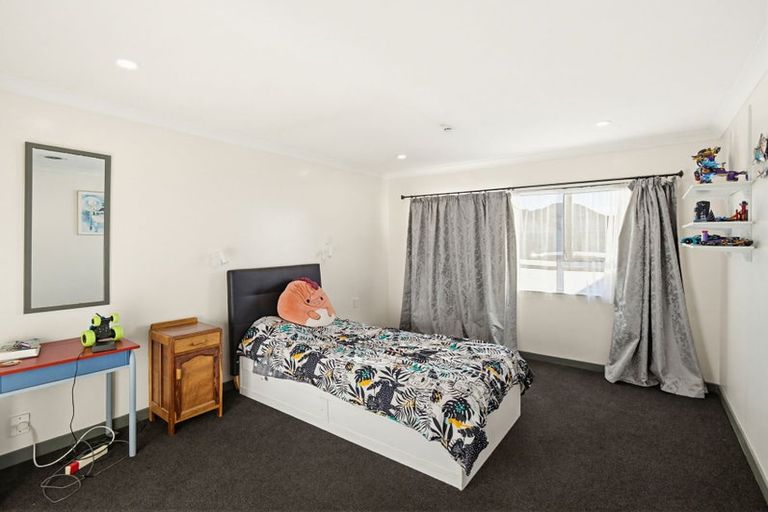 Photo of property in 77 Avondale Road, Taradale, Napier, 4112