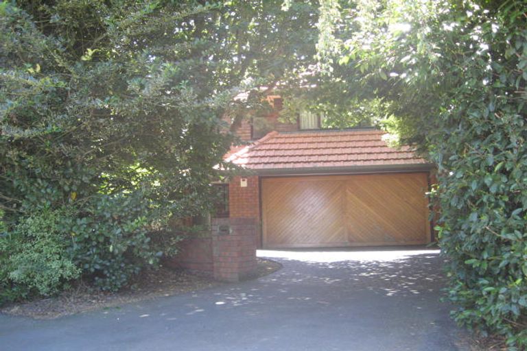 Photo of property in 33 Athol Terrace, Upper Riccarton, Christchurch, 8041