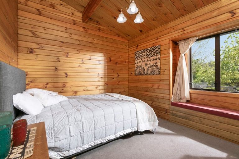 Photo of property in 19-21 Mountain Road, Henderson Valley, Auckland, 0612