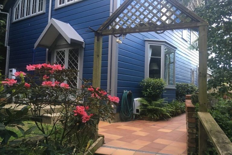 Photo of property in 56 Holloway Road, Aro Valley, Wellington, 6021