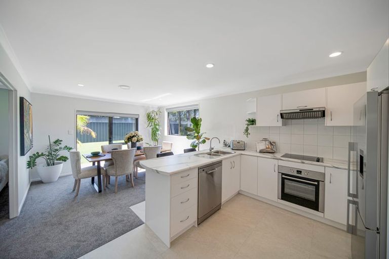 Photo of property in 17 Morewa Place, Takanini, 2112