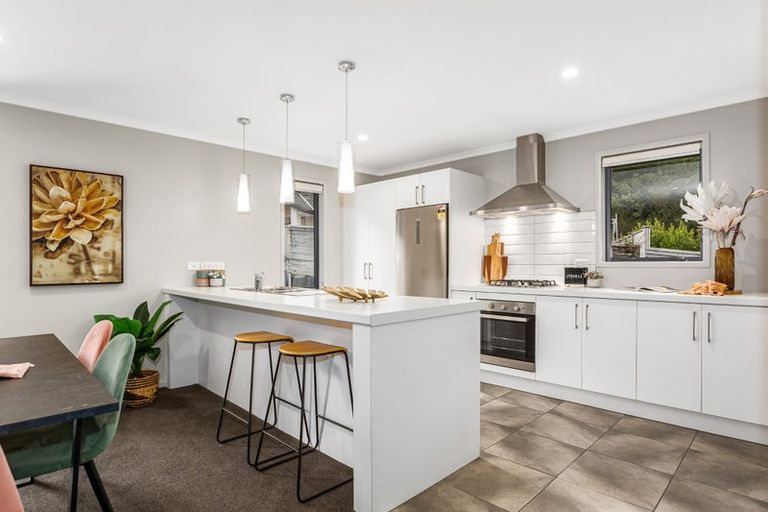 Photo of property in 31 Mooring Close, Whitby, Porirua, 5024