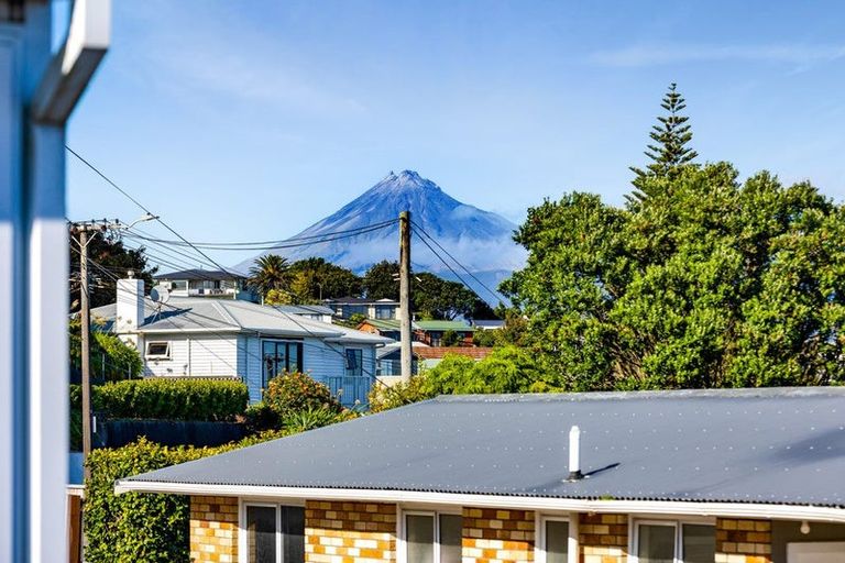 Photo of property in 17 Mount View Place, Spotswood, New Plymouth, 4310