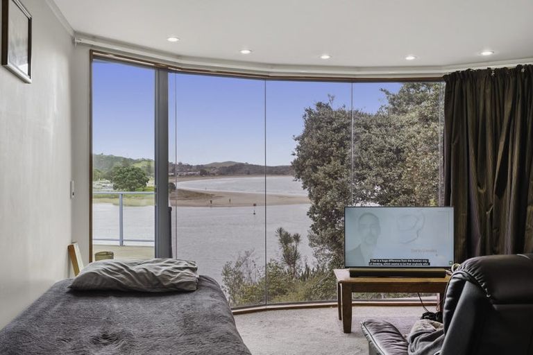 Photo of property in 16 Bush Point Road, Cable Bay, 0420