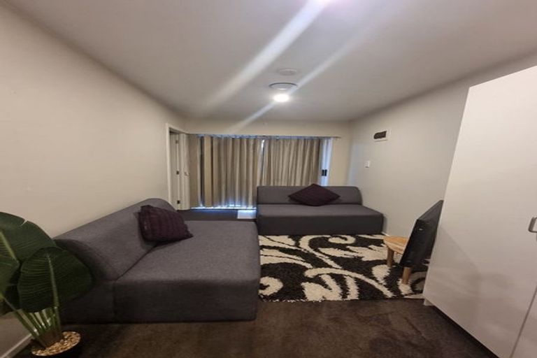 Photo of property in 16 Leith Court, Papatoetoe, Auckland, 2104