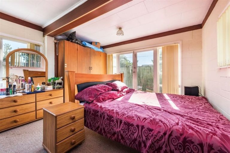 Photo of property in 728 Te Atatu Road, Te Atatu Peninsula, Auckland, 0610