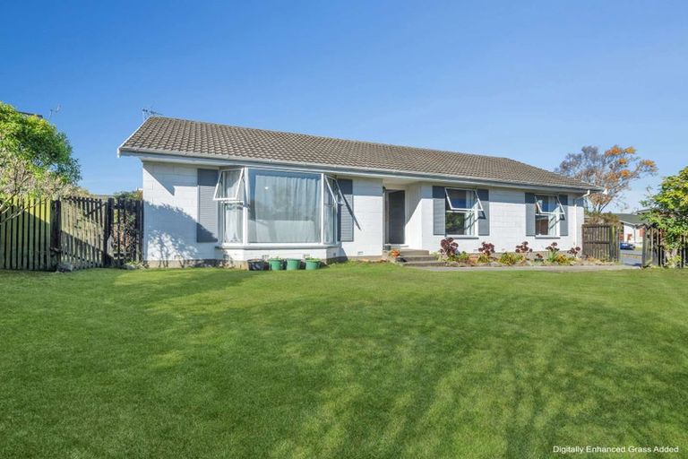 Photo of property in 12 Delaware Crescent, Russley, Christchurch, 8042