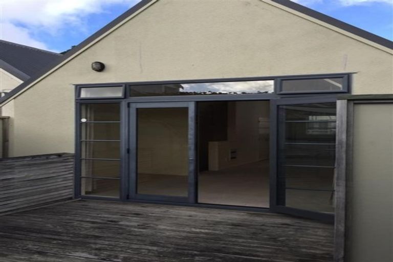 Photo of property in Pirie Street Townhouses, 22/35u Pirie Street, Mount Victoria, Wellington, 6011