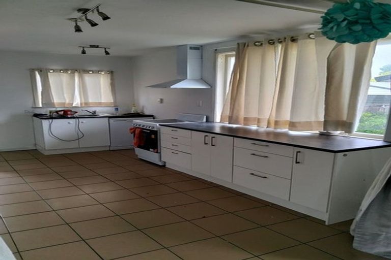 Photo of property in 1/450 Great South Road, Opaheke, Papakura, 2113