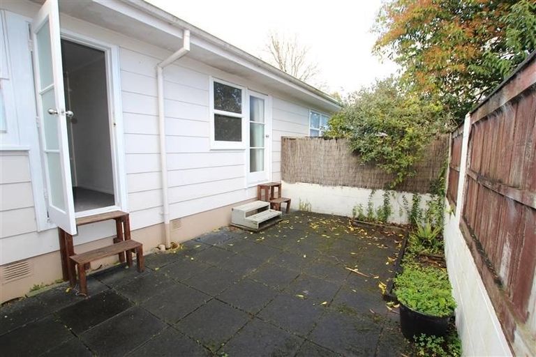 Photo of property in 2/21 Gardner Avenue, New Lynn, Auckland, 0600