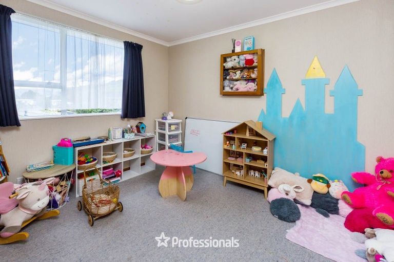 Photo of property in 19 Haylock Grove, Totara Park, Upper Hutt, 5018