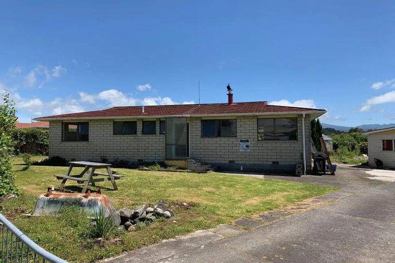 Photo of property in 8 Denmark Terrace, Midhirst, Stratford, 4394