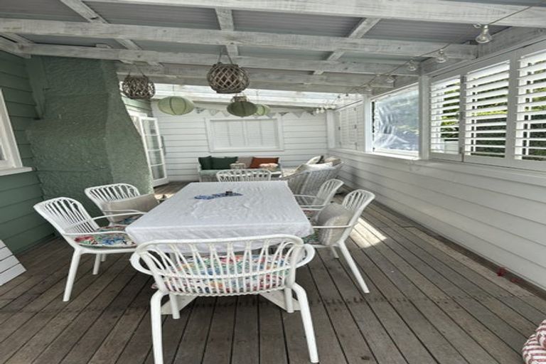 Photo of property in 47 Roland Road, Greenhithe, Auckland, 0632