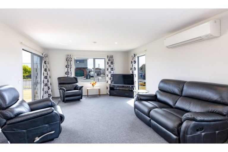 Photo of property in 1/49 Castletown Place, New Brighton, Christchurch, 8083