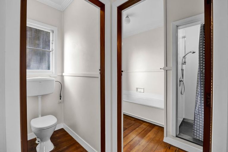 Photo of property in 230 South Road, Hawera, 4610