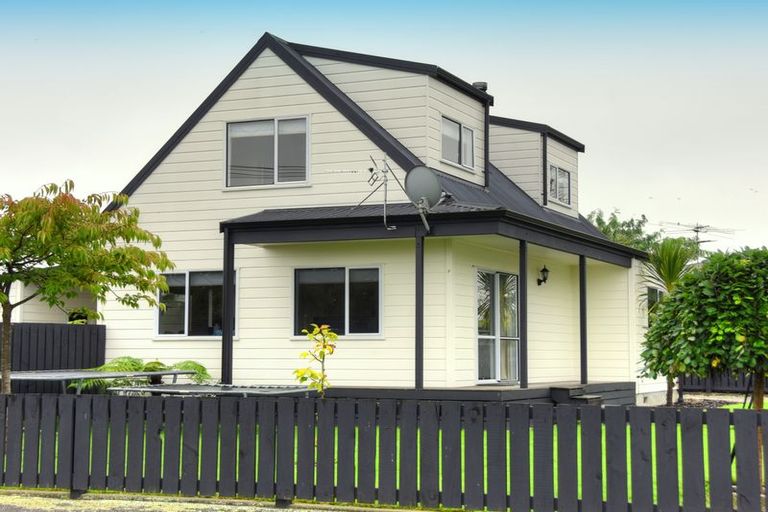 Photo of property in 1 Massey Place, Masterton, 5810