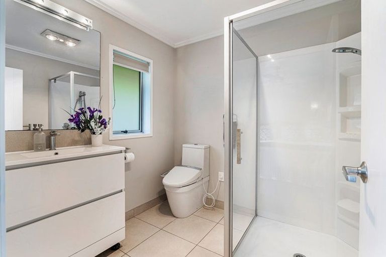 Photo of property in 2 Bella Vista Drive, Gulf Harbour, Whangaparaoa, 0930