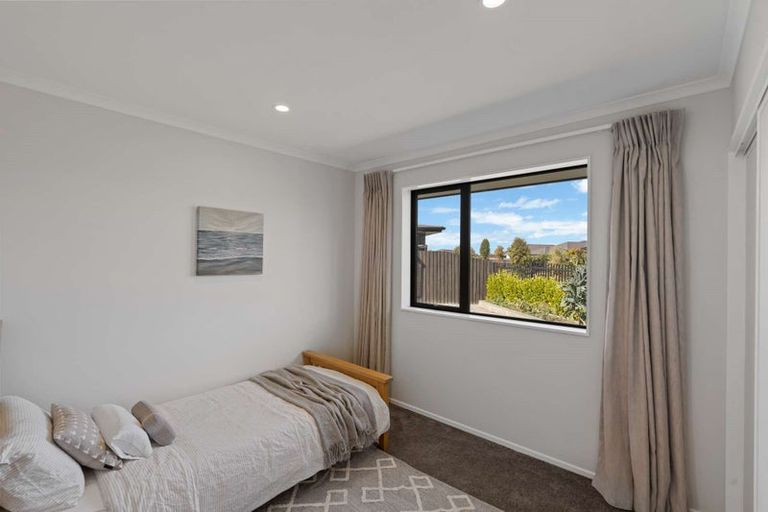 Photo of property in 16 Luxembourg Crescent, Halswell, Christchurch, 8025